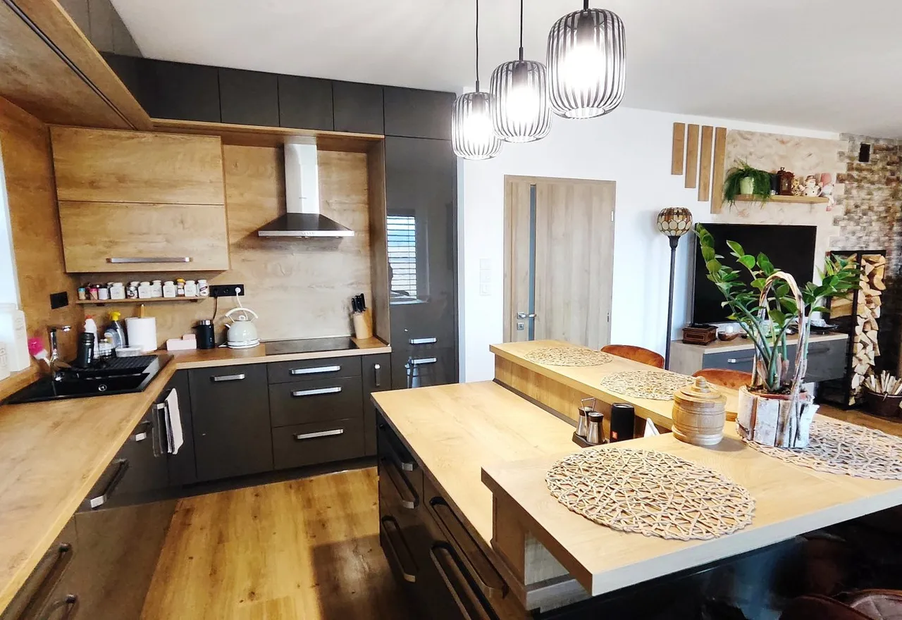 IMG_02.jpg