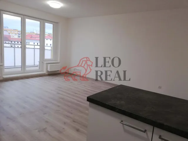 Pronájem bytu 1+kk 35 m²