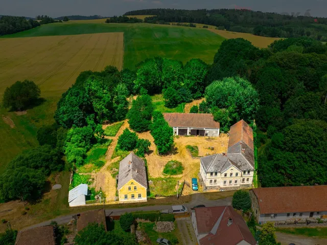 Prodej usedlosti 850 m²