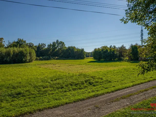 Prodej stavebního pozemku 1 685 m²