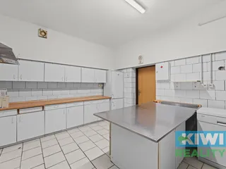 Prodej komerčního objektu v Petřvaldu u Karviné 23