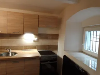 1 (Střední).jpg