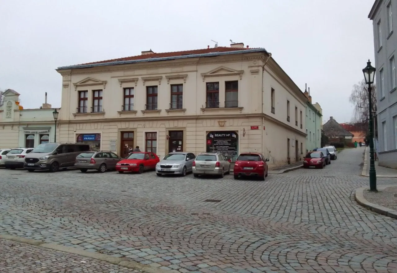 17 (Střední).jpg