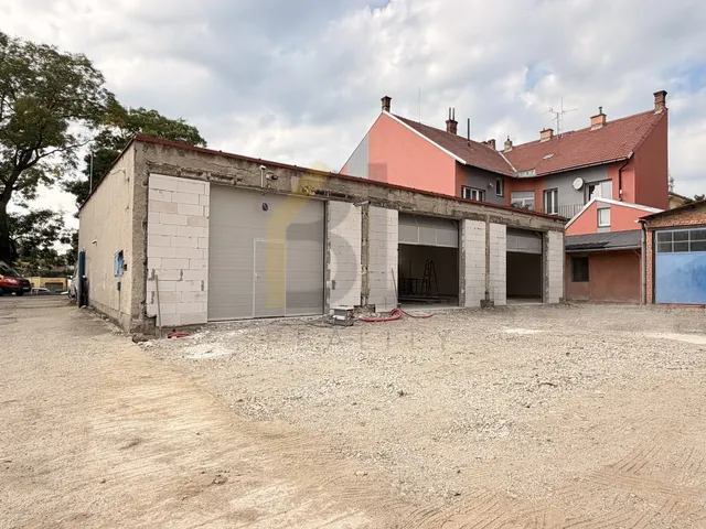 Pronájem garáže 72 m²