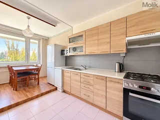 45918710-ADB3-41E5-BD6B-F296DF468DBF
