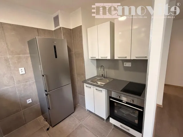 Pronájem bytu 1+kk 28 m²