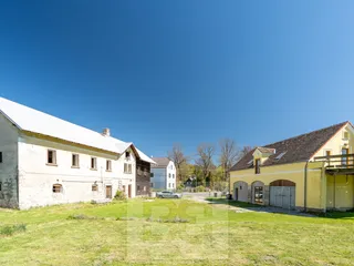 Pohled na hlavní dům a usedlost