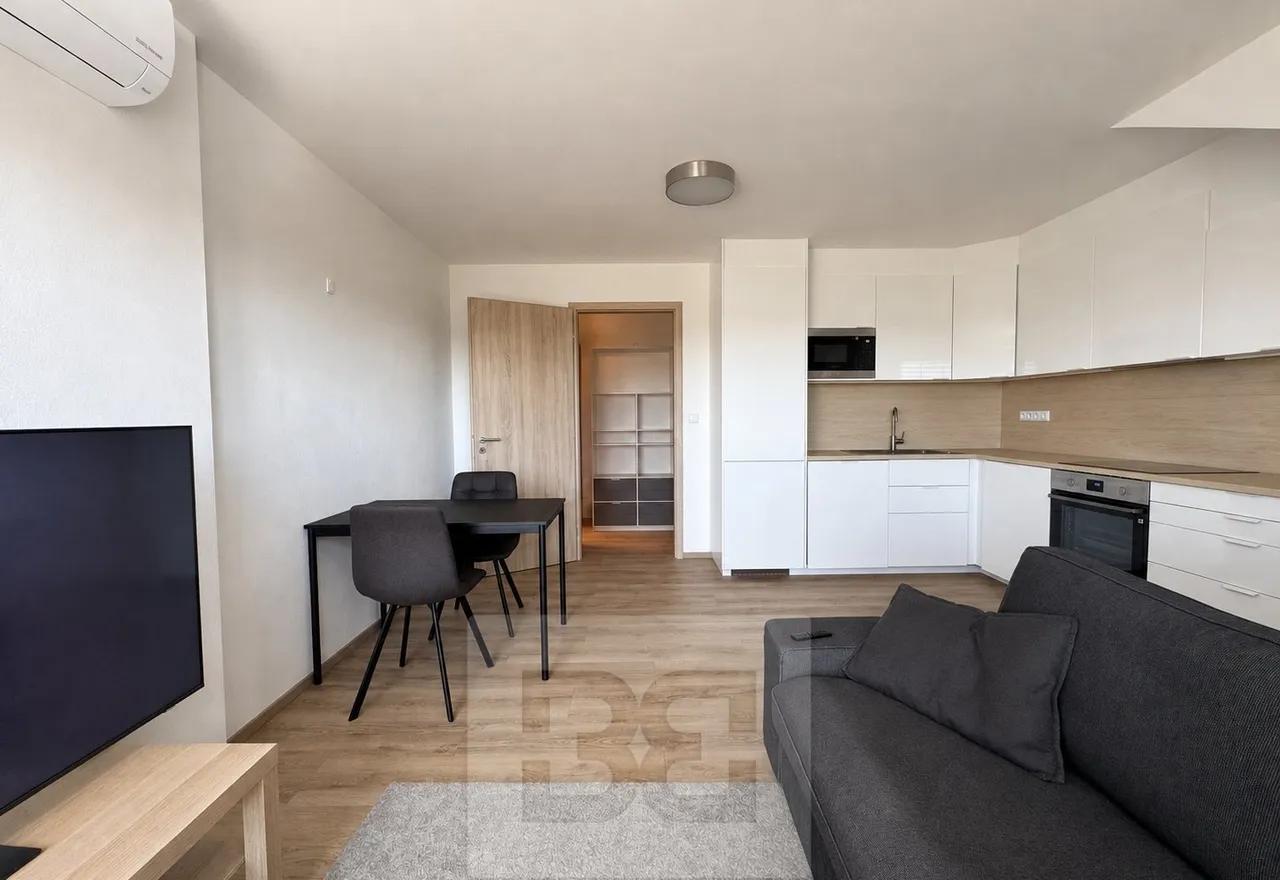 3D576269-2470-4373-9776-345DBD53EDCB