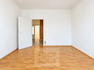 DF8CE49B-59C6-47D9-9B7C-4E23269D942B