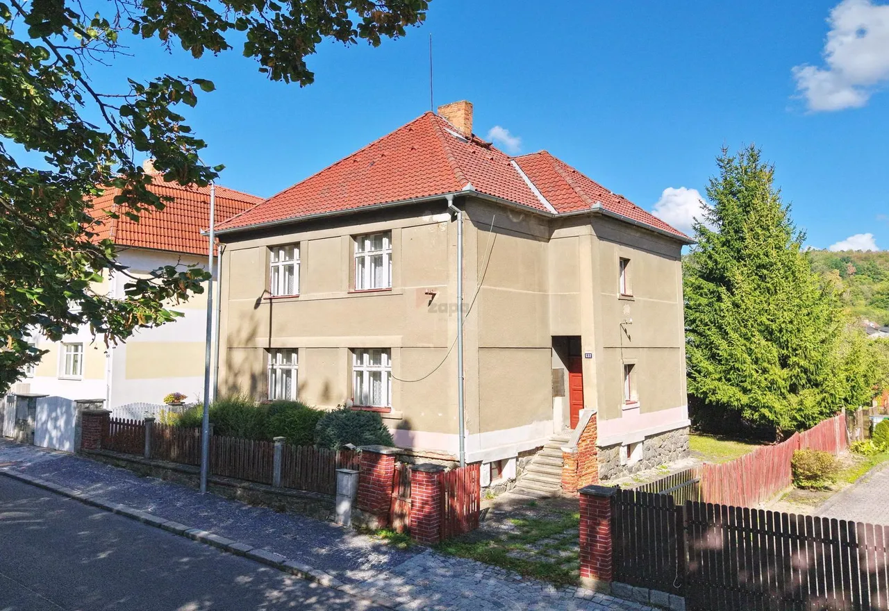 dům  vjezd