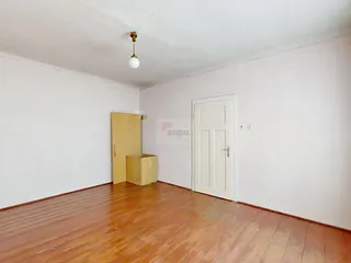 2 NP pokoj do ulice 22