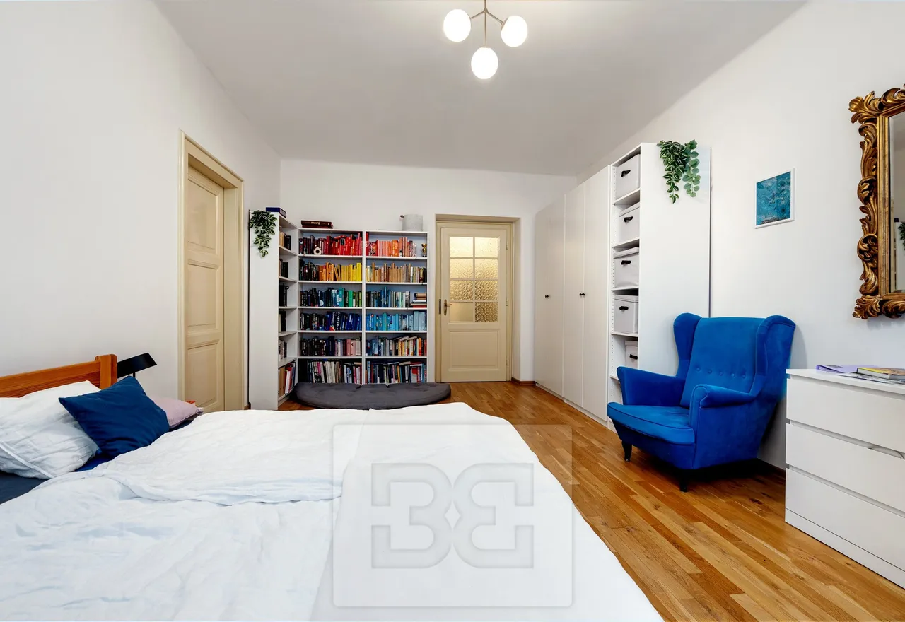 1 (11)