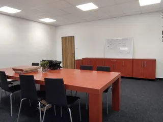 1676037385886